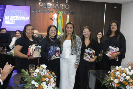 CAMARA HOMENGEIA MULHERES PELO DIA INTERNACIONAL DA MULHER